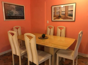 Отель Waikiki Whale Watcher Apts 501B  Гонолулу